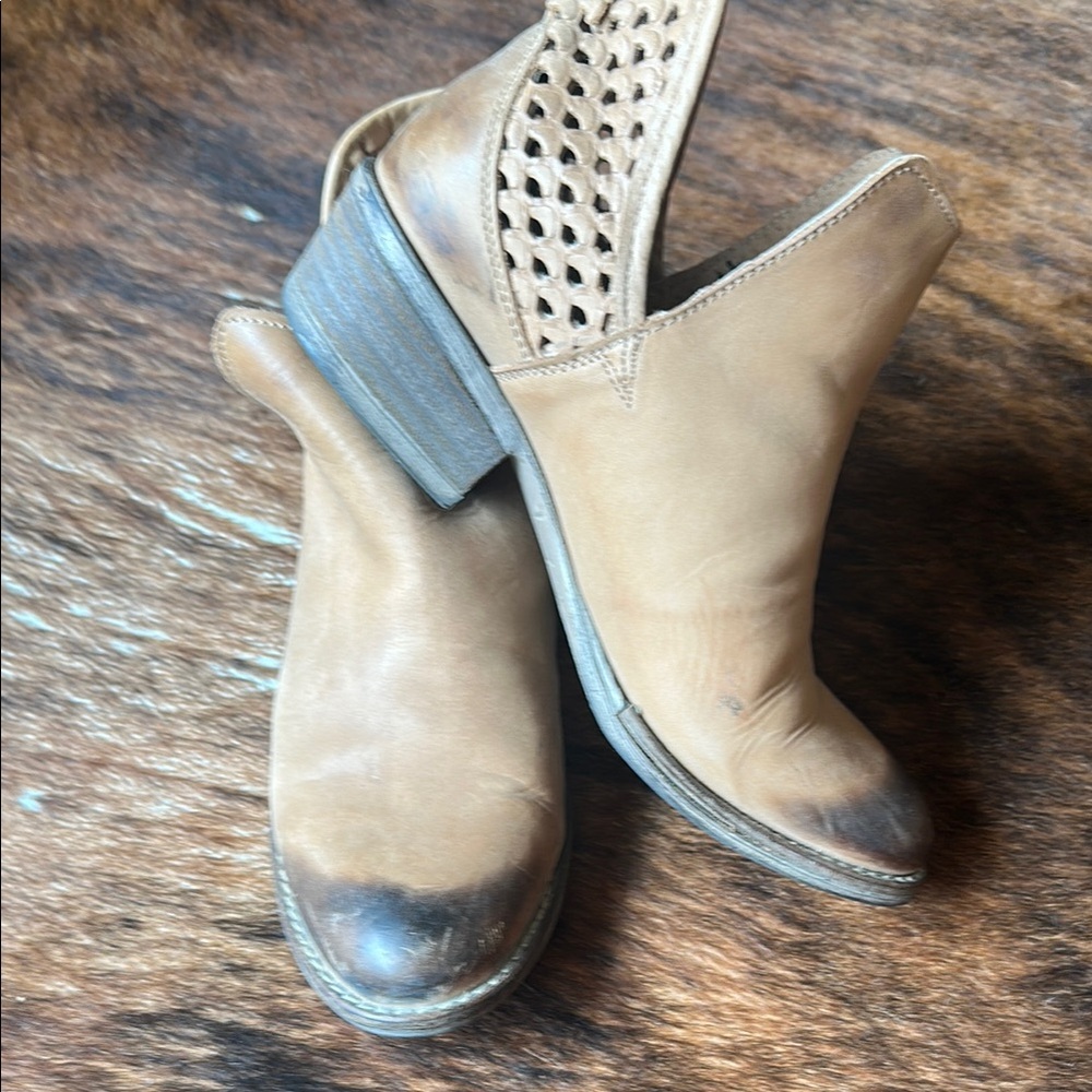 Women's Circle G Tan Ankle Boots